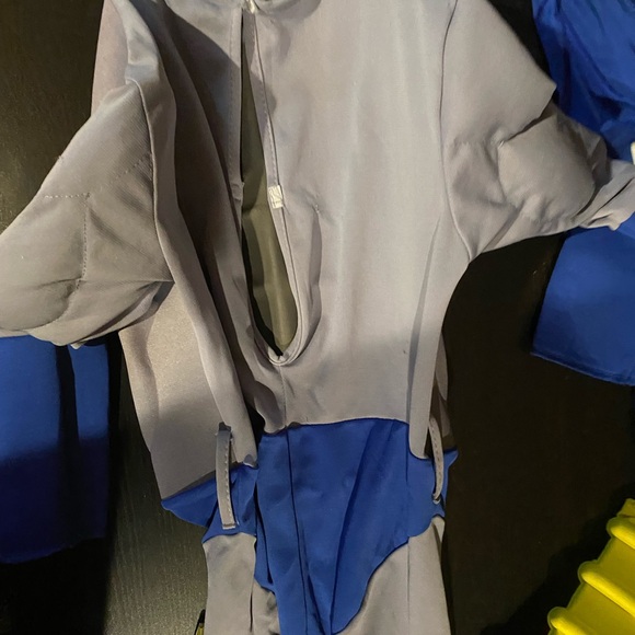 Rubie's Batman Muscle Chest Batman Child's Costume, Medium w/ mask + cape - Picture 6 of 8